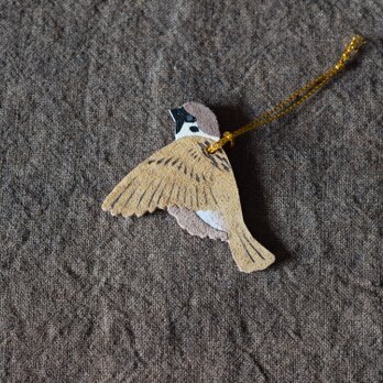 革オーナメント　スズメ