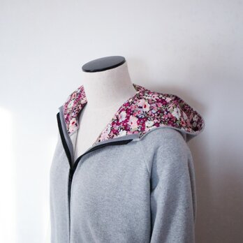 リバティ　ソープと杢グレー裏ボアのジップパーカー