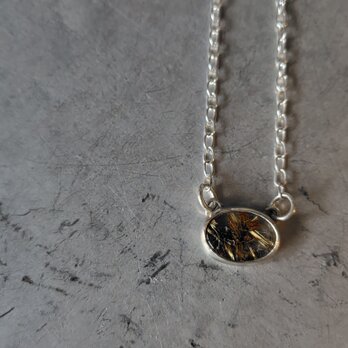 スタールチルクォーツシルバーネックレス