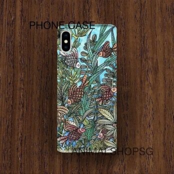 水辺に落ちた三つのきらめき──キンギョたちがそっと寄り添う背面iPhoneケース