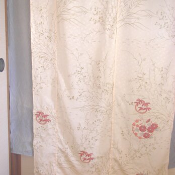 着物リメイク　　間仕切りのれん　１４9