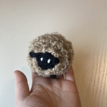 羊の編みぐるみ②（ベージュ）