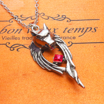 立体的な狼（ウルフ）ヘッドのペンダントネックレス レッドビーズ パンク ロック メンズ レディーズ 長さ調整可 アジャスター可