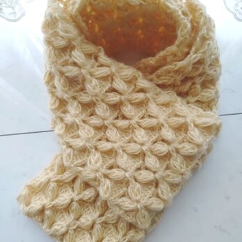 マフラー バタフライ 花 柄 模様 パステル イエロー 黄色 手編み 編み物 編み