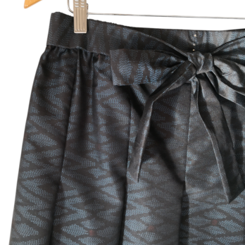 ギャザー大島紬（濃紺地松皮菱　7マルキ泥染）裏地あり