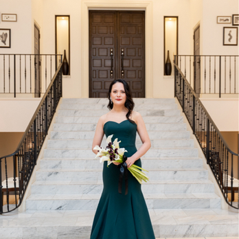 実例写真！深めな緑 カラードレス ベアトップ マーメイドライン クレープ生地 披露宴 前撮り