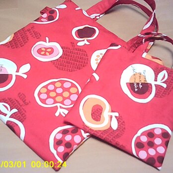 便利に・カワイイ林檎柄＊B５ノ－トサイズ補助バック*小物整理小バック