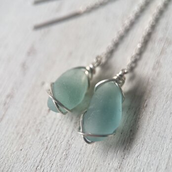 《Silver925》小さな空色シーグラスのアメリカンピアス