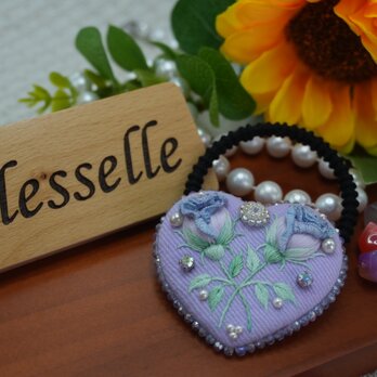 《月光に咲くブルーローズ》立体刺繍ハートヘアゴム｜ガラスビーズ × パール｜一点物