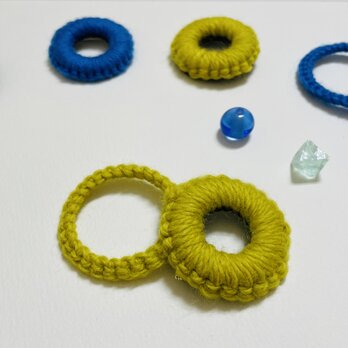 【輪っか】軽くて存在感あるブローチ　ふくべひょうたん　オリーブイエローグリーン