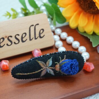 夜空に咲く深藍の薔薇。立体刺繍ヘアクリップ｜大人の気品｜一点物