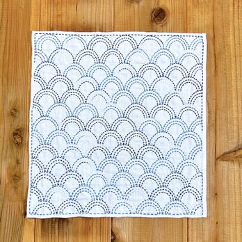 刺子の花ふきん（青海波）