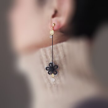 【新作】ピアス「囁ふくら」（黒×グレー）