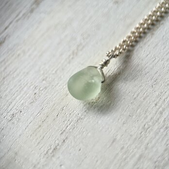 《Silver925》爽やかミントグリーンシーグラスビーズの雫ブレスレット