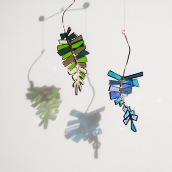 踊るシダの葉 a ＊ガラスモビール　