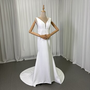 パーティードレス オフホワイト Vネック マーメイドライン くるみボタン ミニトレーン 2次会