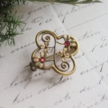 フランス 赤いガラスのクローバーブローチ