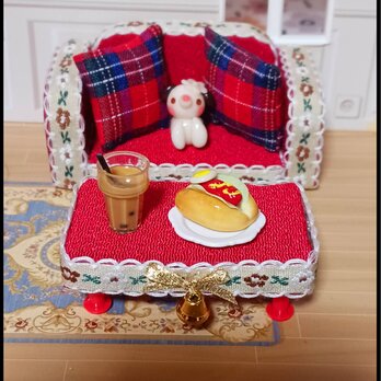 ドールハウス用　赤いソファとテーブルセット　８点セット