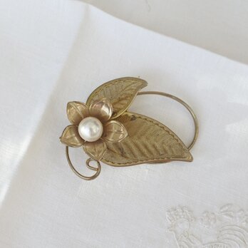 ブルガリア 古いお花のブローチ