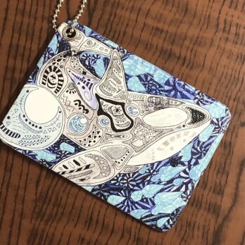 進む覚悟を携える──シャチ・オルナダのパスケース