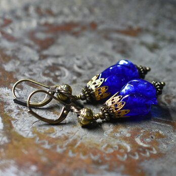 ロイヤルブルーヨーロッパヴィンテージビーズのピアス