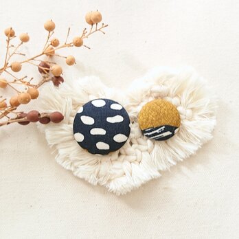 ★くるみボタンブローチ★