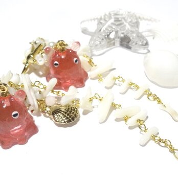 【もも色】メンダコのアシンメトリーロングピアス