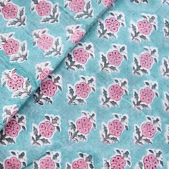 インド ブロックプリント生地 [50cm単位切売]サンガネリ ピンクフラワー on シアンブルー 花 SA IF0429