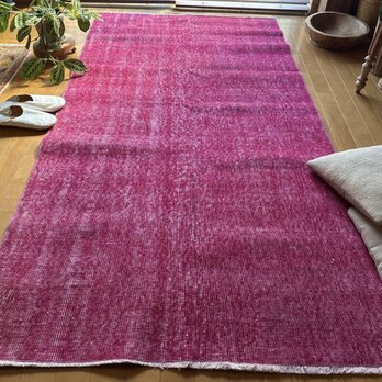 レア106×205ビビッドピンクオーバーダイ　ワンカラー　トルコヴィンテージラグ