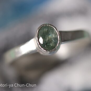 【タイのお土産】アフリカ産バイカラーアイスブルーサファイア・シルバーリング【垂青】