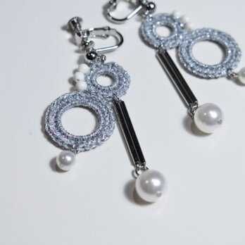 バランス編みモチーフピアスorイヤリング(シルバーラメ）