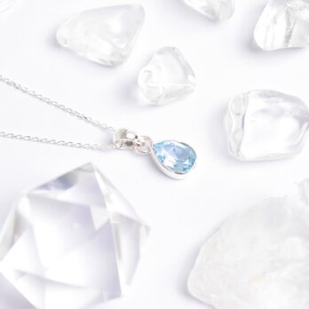 透明な輝き しずく型ブルートパーズのネックレス　シルバー925　天然石