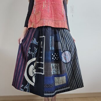 着物リメイク　型染め　筒描き　刺し子など　パッチワーク　スカート