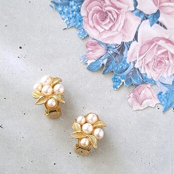 faux pearl leaf ヴィンテージイヤリング