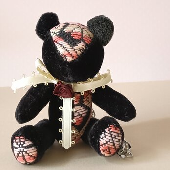 バッグにつけられるこぎん刺しのテディベアS 総刺しこぎんクマ　夜の梅