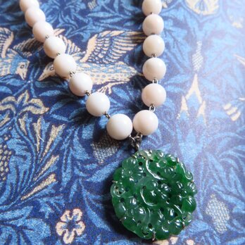 Pt Carving jadeite White coral Necklace