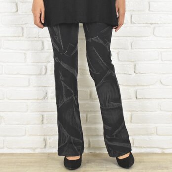 驚きの穿き心地！レアな手染めストレートストレッチフレアパンツ　＜ウォッシュブラック＞