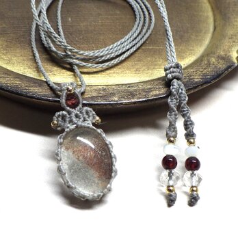 自然の美を纏う『ガーデンクォーツネックレス』