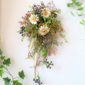 ガーベラ と ブラックベリー の ナチュラルスワッグ ns709