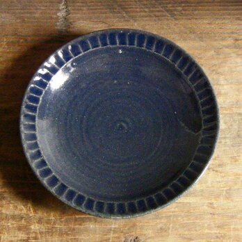 しのぎ手小皿（呉須）