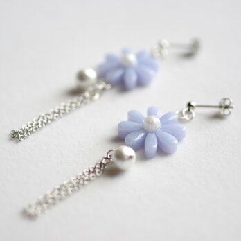 レジンアート　お花とコットンパールとフリンジのピアス〈氷点〉