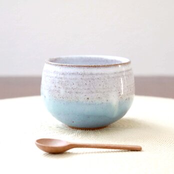 白釉とニュアンスブルーのかけ分けお湯のみ