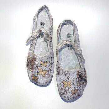 金蝶々の舞うチャイナシューズ (23.5cm)