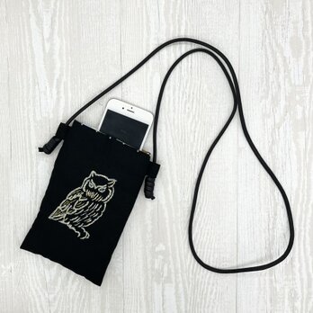 手刺繍スマホショルダー　オオコノハズク