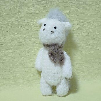 小さな白馬のあみぐるみ