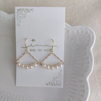 14kgf カット淡水パールの変わりチェーンカーブピアス