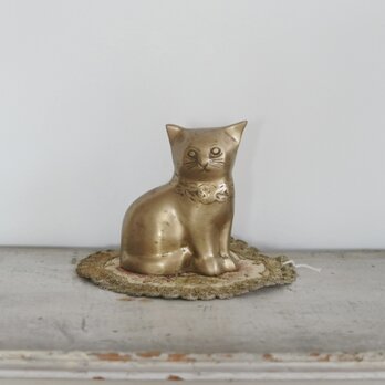 古い大きな真鍮の猫ちゃん