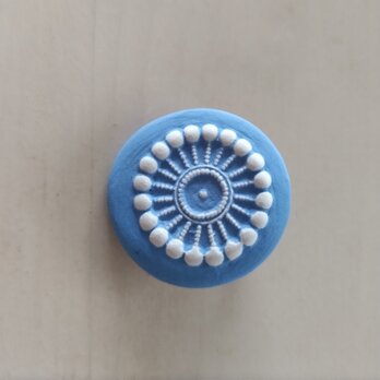 ヴィヴィッドなブローチ・水色　