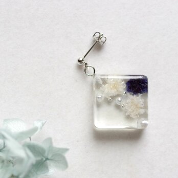 レジンアート　スクエアピアス〈過去からの声〉