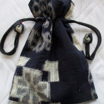 ８５７３　絵絣で作った巾着袋